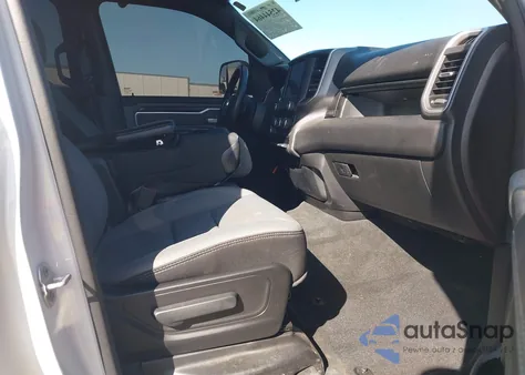 2022 Ram 1500 Big Horn/Lone Star из США, поврежденный, VIN 1C6RREFT2NN261188